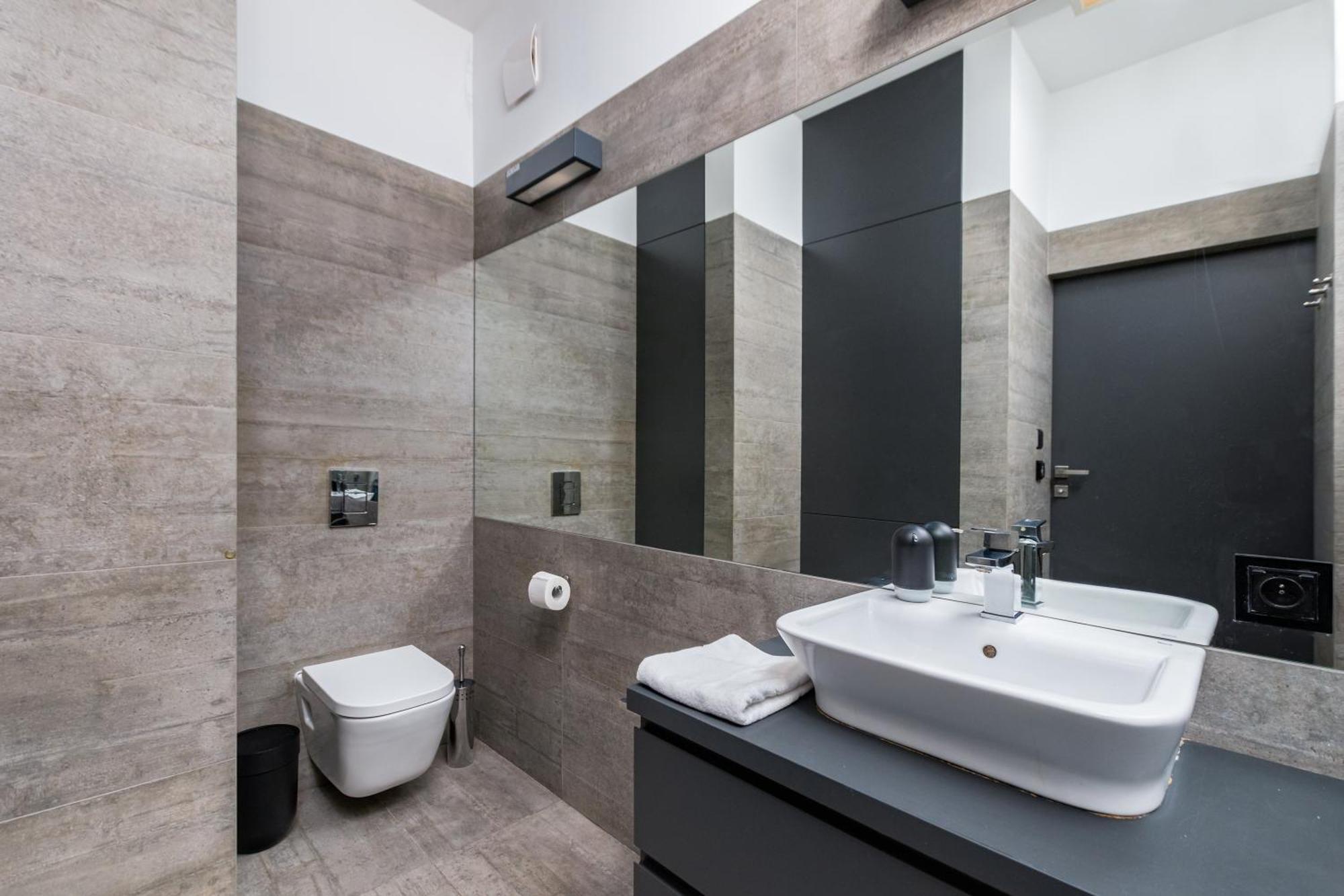 Apartment Fabryczna 23 By Homeprime *